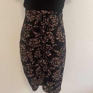 WHITE HOUSE BLACK MARKET skirt